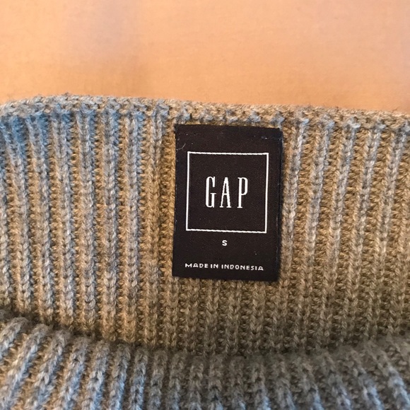 Sweater - Picture 4 of 4